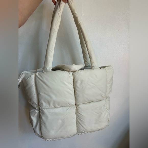 Elegant Cream Quilted Tote Bag - Picture 1 of 4